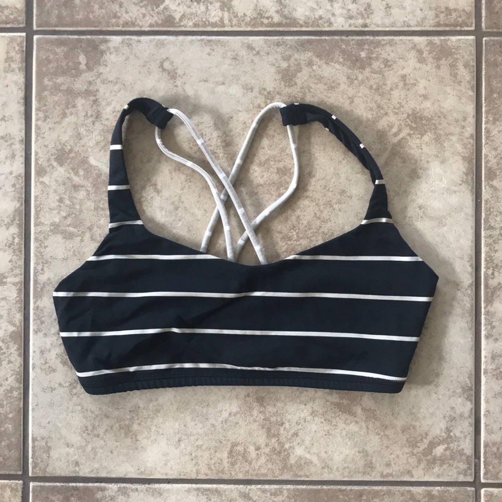 lululemon FREE TO BE BRA size 6